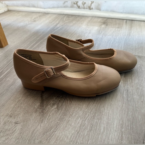 Capezio Mary Jane Tap Shoe - Picture 2 of 4